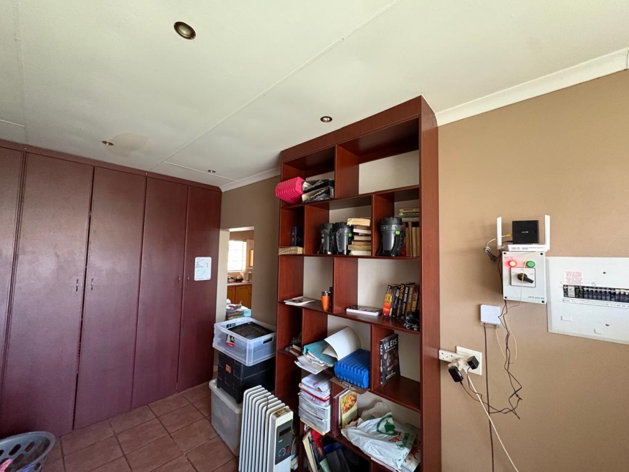 3 Bedroom Property for Sale in Protea Park North West